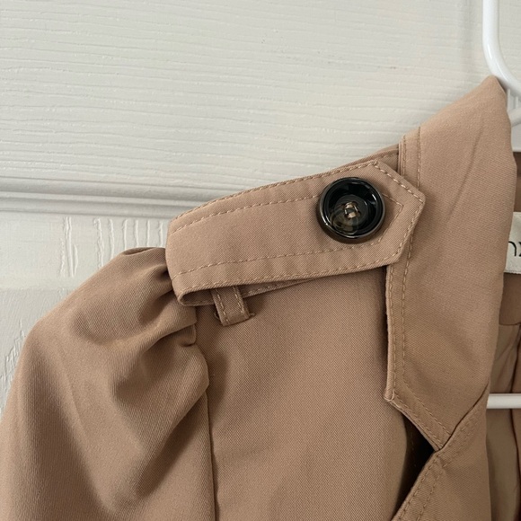 Lanxin Classic Tan Coat - Picture 3 of 7